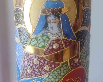 Immortals Japanese Vase Satsuma Shimazu Clan Mon Moriage Gold Gilt Chikaramachi Hand painted Made in Japan Multicolor