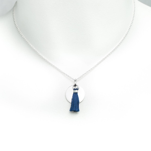 Collier médaille argent massif pompon soie bleu nuit