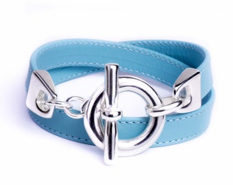 Bracelet double tour cuir bleu glacier boucle T argent