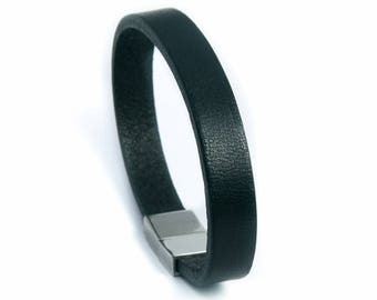 Herrenarmband aus dickem schwarzem Leder