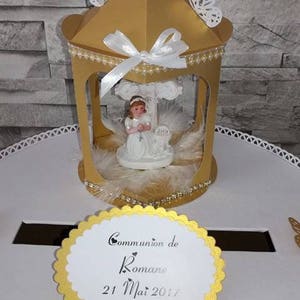 Sublime Urne pour communion , avec figurine , couleur or et blanc image 2