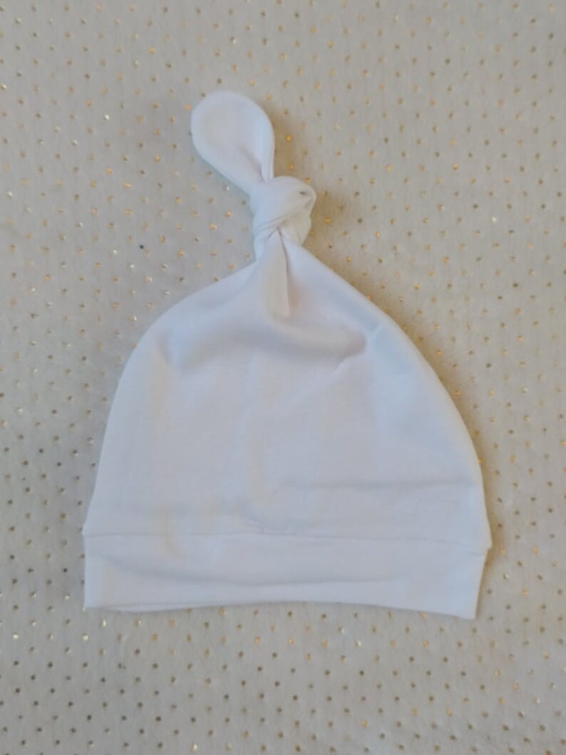 Bonnet de naissance personnalisé model aux choix Blanc avec noeud