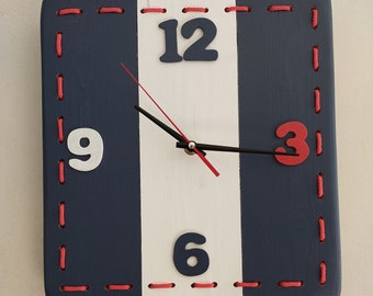 Horloge en pin déco bleu blanc rouge