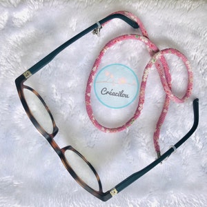 BRILLENCLIP / Brillenband / Brillenkette - Japanische Chirimen-Kordel - Sakura-Blüten - Sternanhänger - Rosa