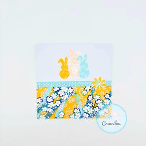 CARTE FLEURS et LAPINS - 3 petits lapins mignons - Papier japonais - Motifs géométriques et fleuris - Tons jaune, bleu, blanc, rose, doré