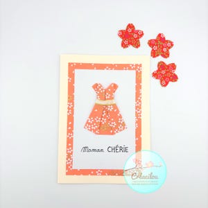 CARTE PETITE ROBE Japonaise en origami - Fête des Mères - Texte « Maman Chérie » - Papier washi - Tons orange pastel, blanc et doré