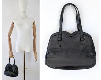 Sac verni noir des années 1960 * joli sac à main en cuir verni PVC noir des années 1960 avec matériel doré et miroir * sac à main noir brillant vintage des années 1960