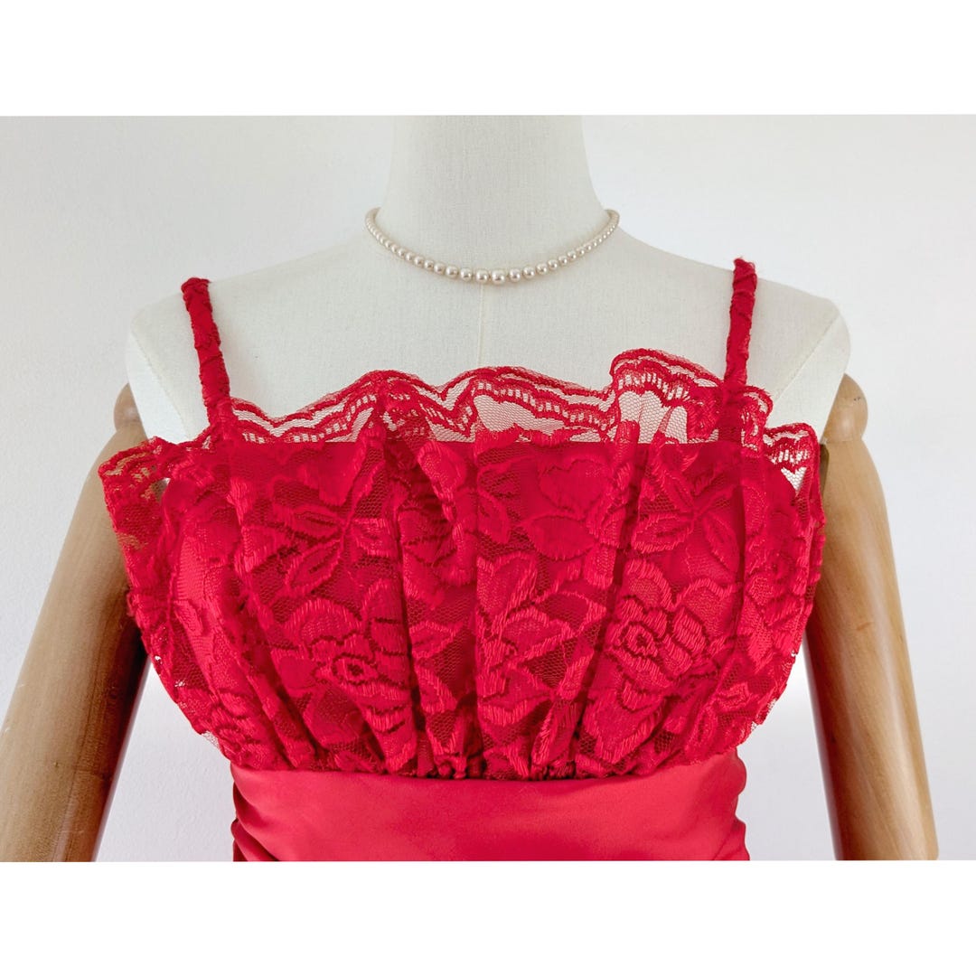 Vintage Ball Gown V Neckline Red Homecoming Dress Ruffles Layers Birthday Outfits main image 0