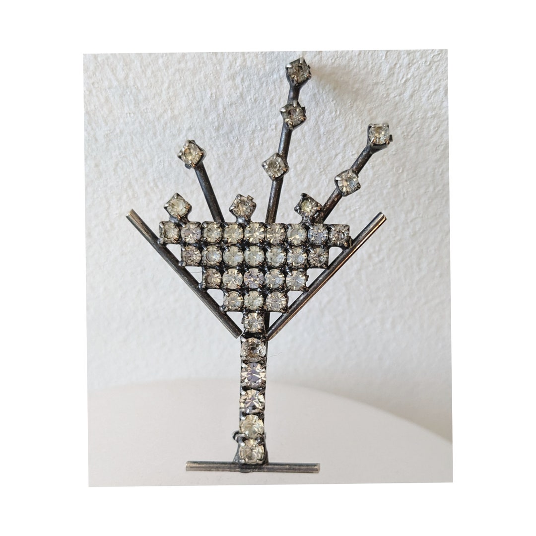 Brooch in “Leaf
