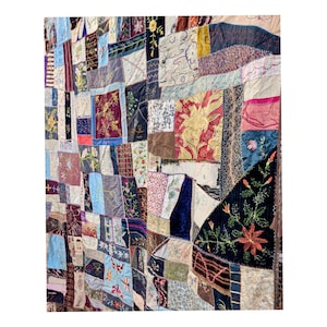 Trapunta antica vittoriana del 1800 con ricami a mano di figure e animali, grande