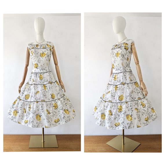 Robe ajustee et evasee blanche et jaune des annees 1950 Robe blanche vintage des annees 1950 Robe a fleurs des annees 1950 Robe Volup des annees 1950 Robe Volup des annees 1950 Etsy France