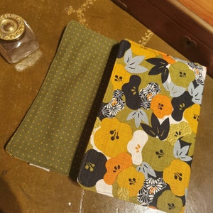 Paperback book cover, fabric book protector