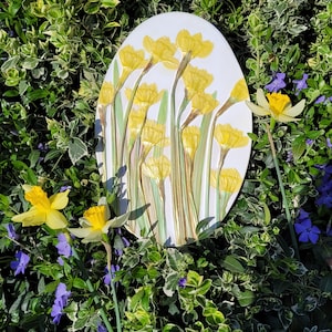 Arte de bajorrelieve de narcisos: mosaico de flores de yeso botánico