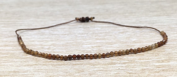 Bracelet Quartz bière facettés de 2mm - fil de nylon marron - Ajustable et minimaliste - cadeau pour elle - Beer quartz