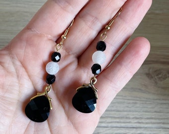 Swarovski crystal briolette earrings - black and white - Cracked white agate beads