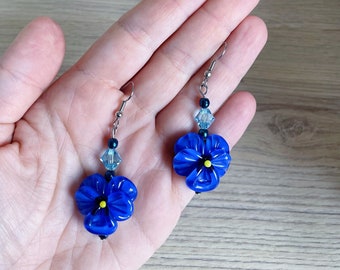 Blue sapphire pansy earrings, women's gift, hand-spun glass, blue flowers.