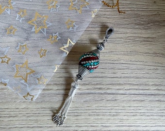 Handmade pearl pendant from Nepal - Pompom and solid silver pearl.