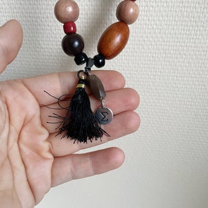 Collier sautoir tropical JUNGLE meltingpot perles bois précieux et exotique pompon satin breloque sigma Western Country image 5