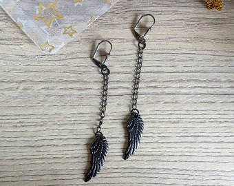 Boucles d'oreilles gothique BLACK ANGEL ailes noires gunmétal, chainette noire