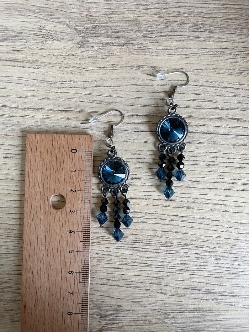 Boucles d'oreilles pendantes Gothique Halloween Métal noir et rivoli bleu Montana cristal Swarovski image 3