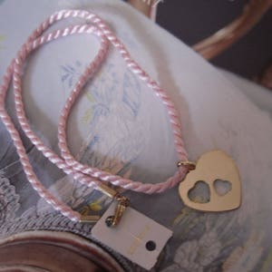 Mother's Day Pink Twisted pink satin cord necklace and gold-plated heart duo Spring Jewel image 7