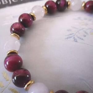 Feminine bracelet Tiger eye beads dyed Fuchsias faceted rose quartz beads metal paw print charm image 3