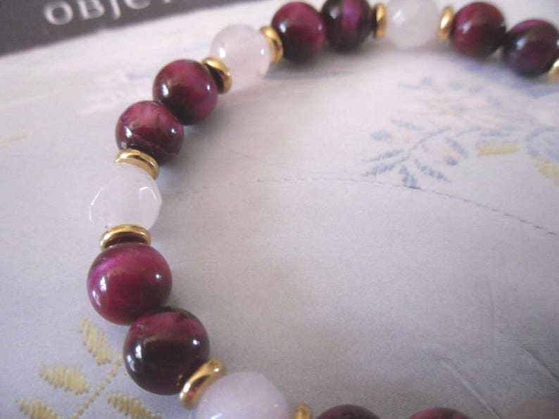 Feminine bracelet Tiger eye beads dyed Fuchsias faceted rose quartz beads metal paw print charm image 3