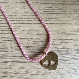 Mother's Day Pink Twisted pink satin cord necklace and gold-plated heart duo Spring Jewel image 3