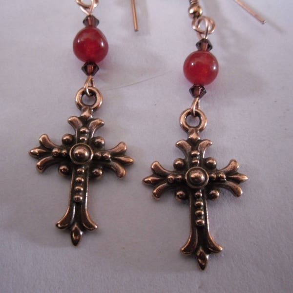 Boucles d'oreilles croix chrétienne gothique cuivrée, cornaline