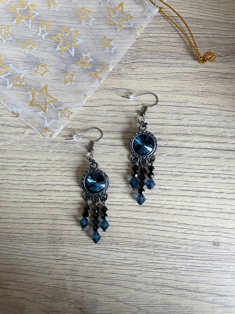 Boucles d'oreilles pendantes Gothique Halloween Métal noir et rivoli bleu Montana cristal Swarovski image 2