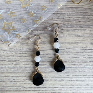 Boucles d'oreilles briolettes cristal Swarovski black and white Perles agate blanche craquelée image 2