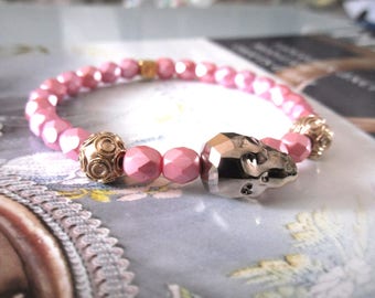 Women’s bracelet, skull pink crystal – Swarovski golden pink crystal shaped skull – pink mother of pearl beads