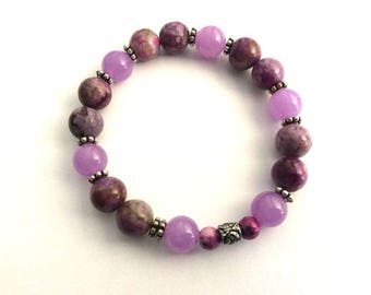 Bracelet perles gemmes, sugilites violettes et jade lavande perle bali finement ciselée - Cadeau