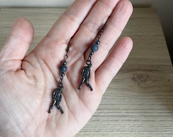 Boucles d'oreilles, halloween, gothiques, zombie en métal noir, perles semi précieuses noir et gris anthracite