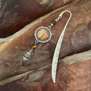 Tiger&#39;s eye stone bookmark
