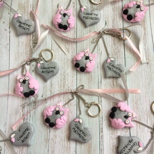 Chouette Maîtresse, chouette Atsem, porte clé bijou de sac rose pastel et gris