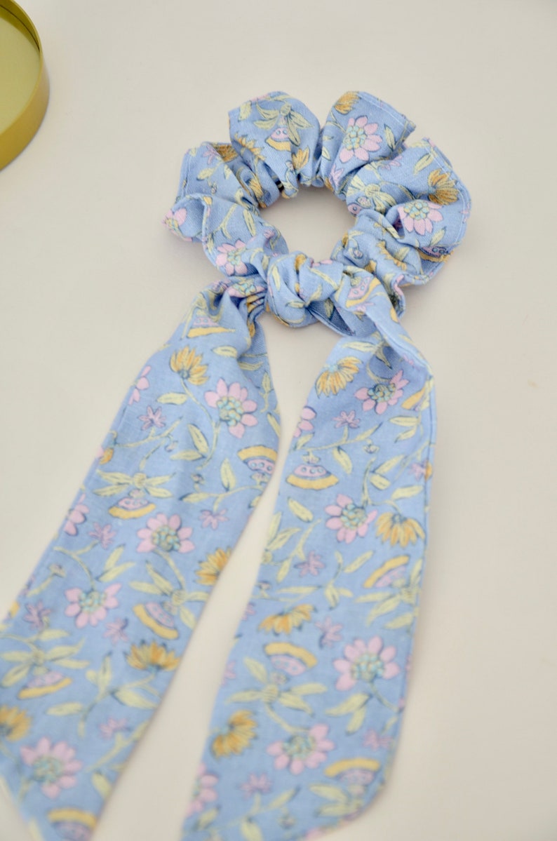 Chouchou scarf Sky blue linen image 3