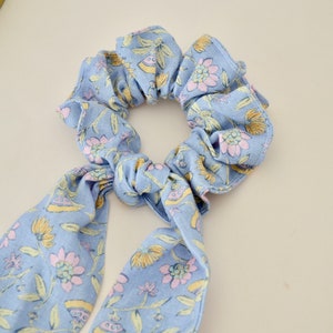 Chouchou scarf Sky blue linen image 2