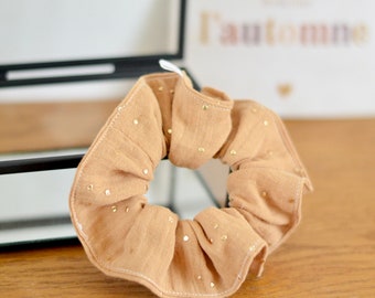 Camel cotton gauze scrunchie with gold polka dots