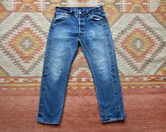 Levi's 501s Red Tab Button Fly Blue Denim Jeans Worn Faded Straight Leg Medium Wash / 34W 32L 34x32