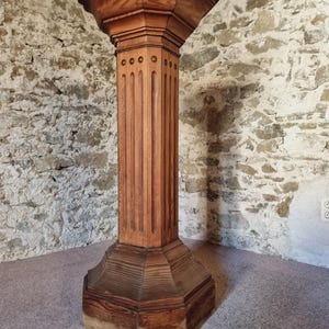 Antiker Blumenständer aus Holz – Französischer Klosterstand, amerikanische Kiefer, um 1900