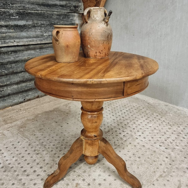 Antiker Weintisch, runder Tisch aus Walnussholz