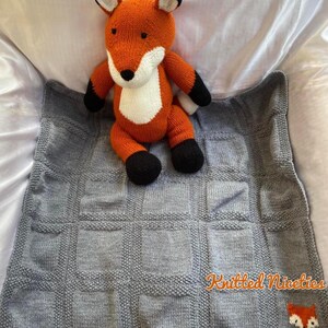 Fox Cardigan & Beanie or Bobble Hat, Hand Knit Baby Clothing zdjęcie 20