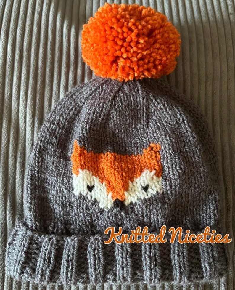 Fox Cardigan & Beanie or Bobble Hat, Hand Knit Baby Clothing zdjęcie 7