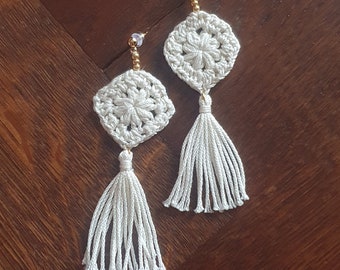 Boucles d'oreilles en crochet écru