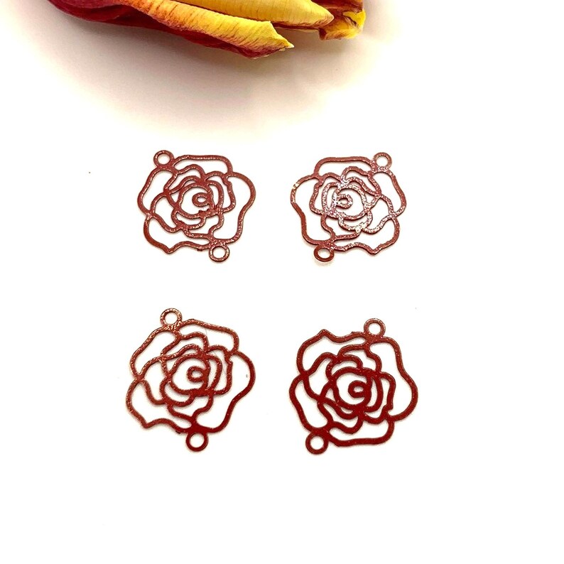 16 mm 4 Flower White Watermark Connectors