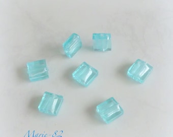 Perles Carré  en Verre  12 X 12 mm -  Bleu Azurin