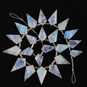 20 piezas de cuentas de piedra lunar arcoíris facetadas naturales con forma de lazo, briolette, 9 x 17----12 x 21 mm aprox. Precio al por mayor, precio bajo, lazo llamativo