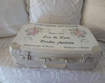 Restored and revamped vintage suitcase / hand painted décor / antique suitcase / vintage French / vintage trunk