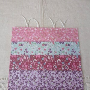 Juego de 4 hojas de papel / papelería / scrapbooking / origami / adornos / patrones campesones y románticos
